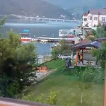 Dina Jablanicko Jezero شقة كونييتش
