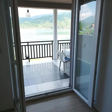 Dina Jablanicko Jezero * Konjic